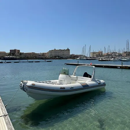 In The Heart Of Ortigia Apartment