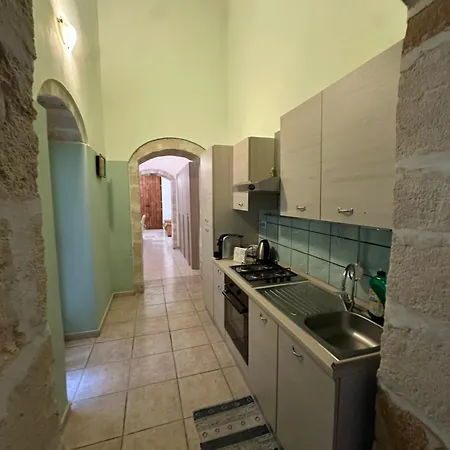 In The Heart Of Ortigia Apartment *