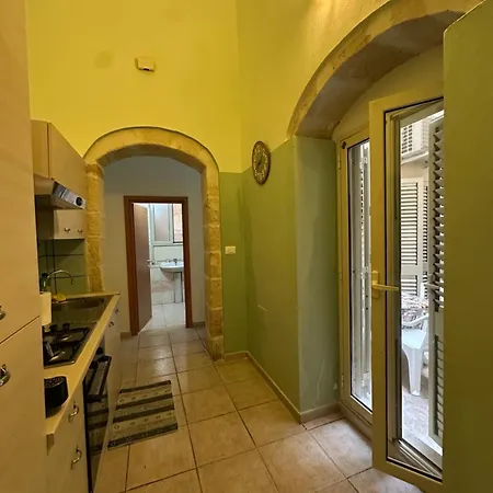 In The Heart Of Ortigia Apartment *